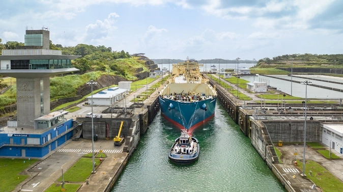 Số lượt tàu qua kênh đào Panama phục hồi sau hạn hán